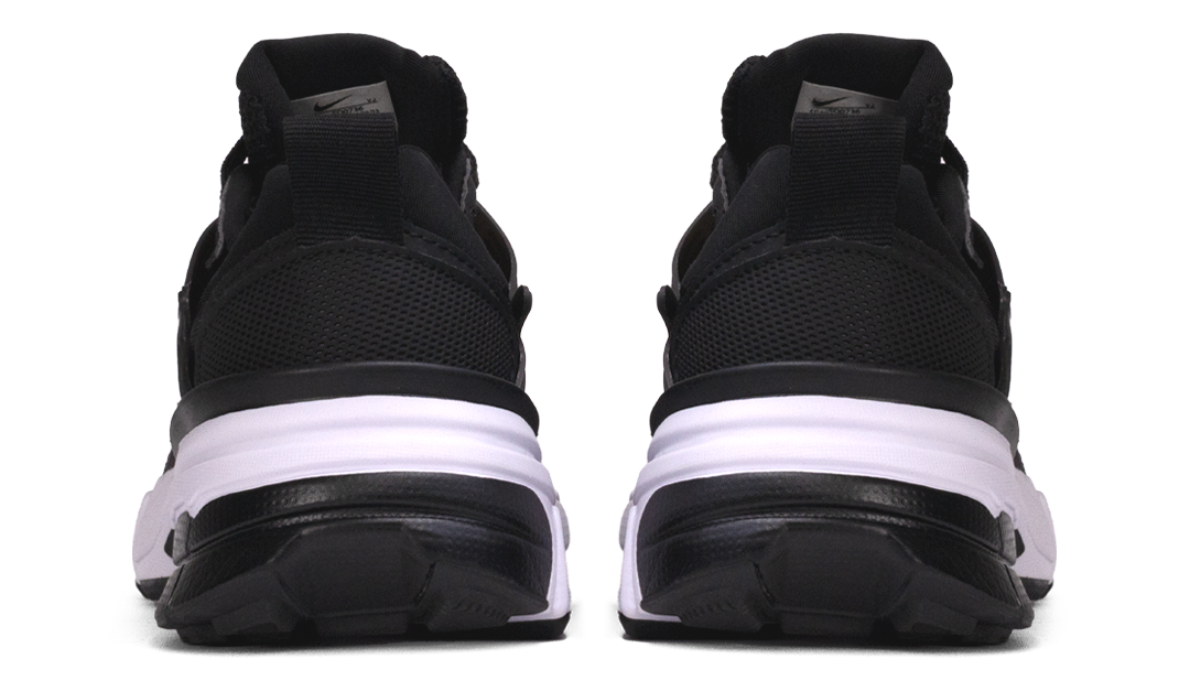Nike Runtekk Black & White Image