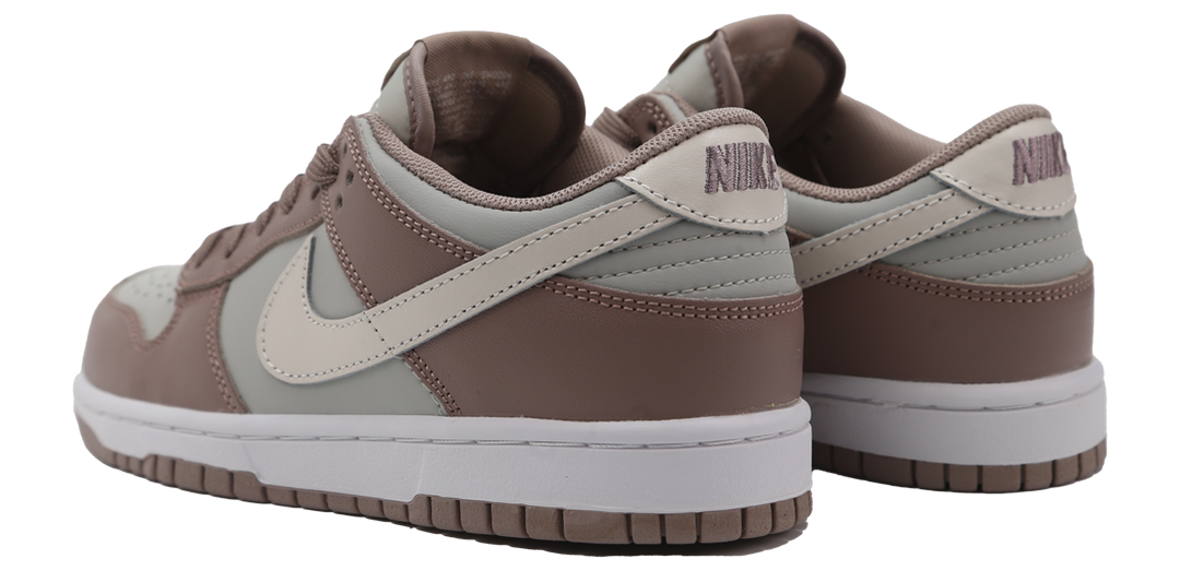 Nike SB Dunk Low Light Grey White Sail Image