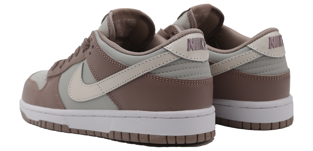 Nike SB Dunk Low Light Grey White Sail Image