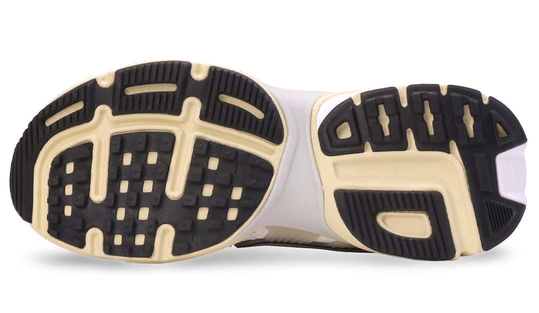 Nike Runtekk White Image