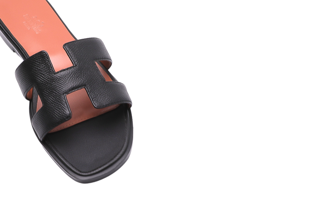 Hermès Oran Sandals Black Image