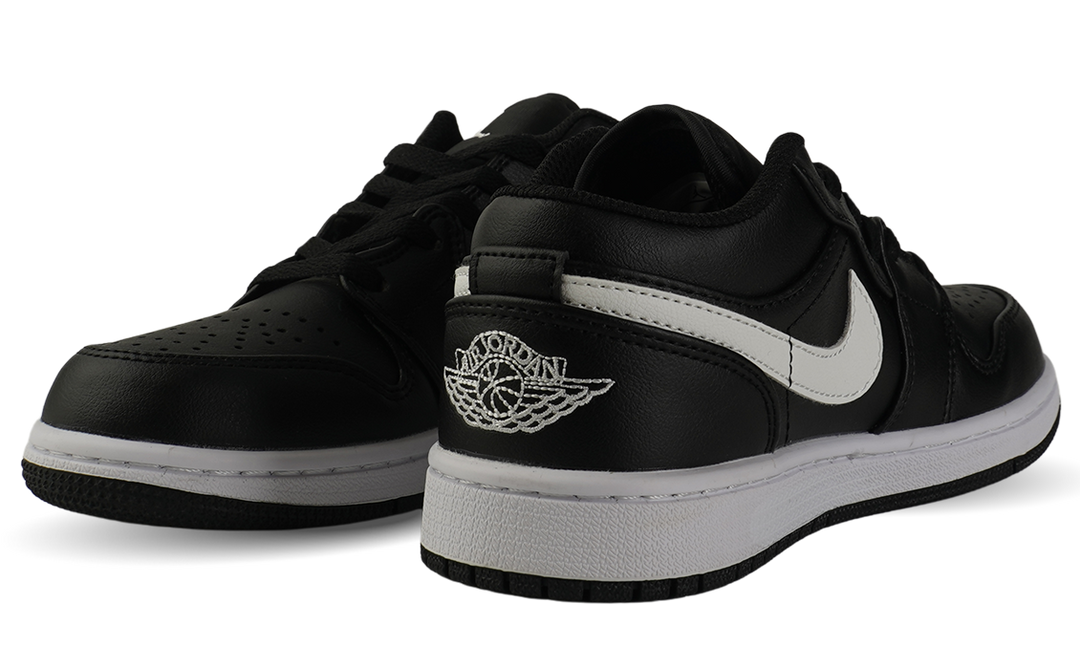 Nike Air Jordan 1 Low Leather Trainers Black/White Image